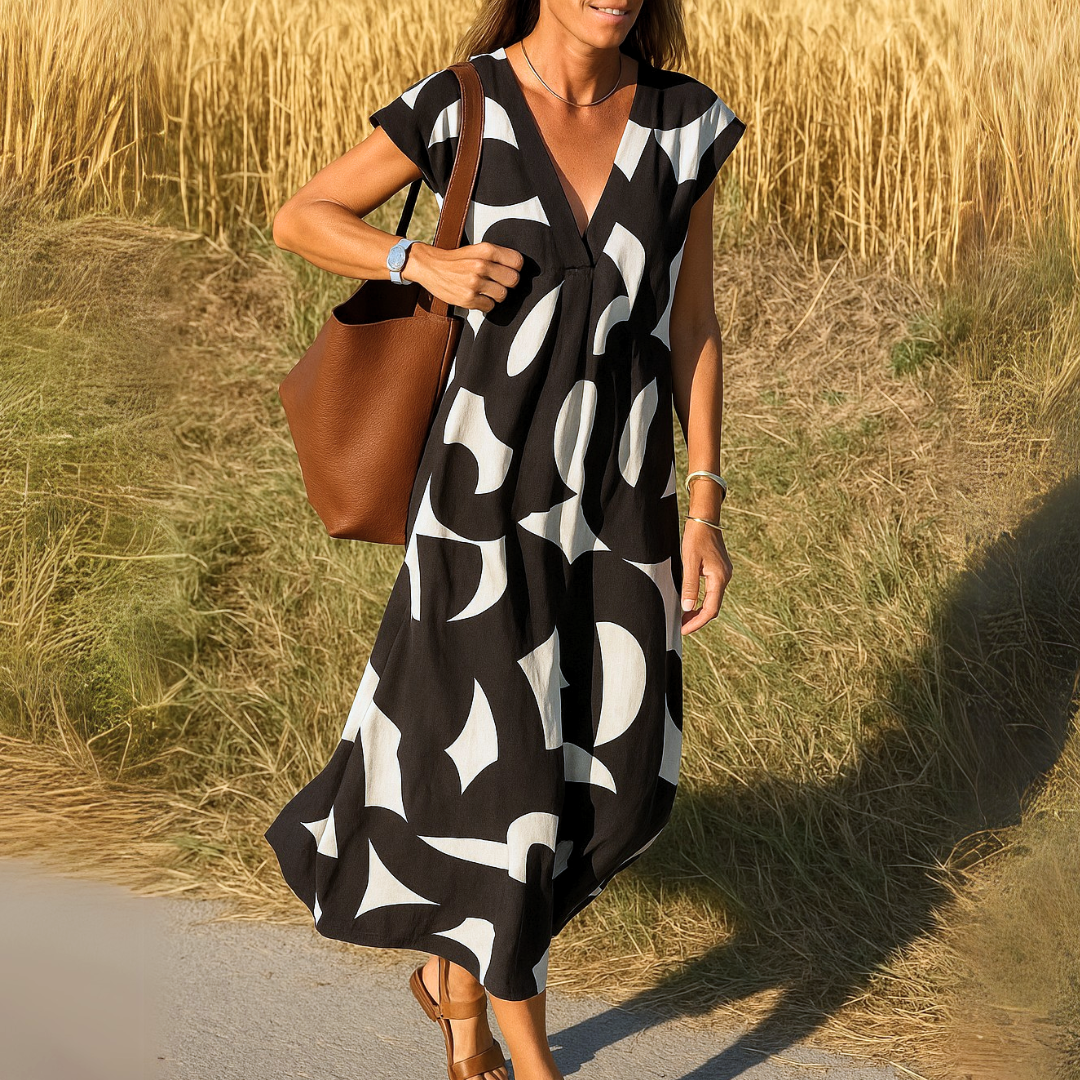 Valérie | Light and airy dress with V-neckline