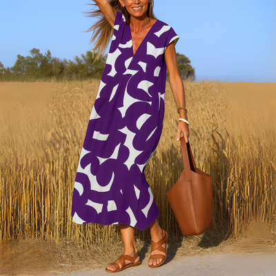 Valérie | Light and airy dress with V-neckline